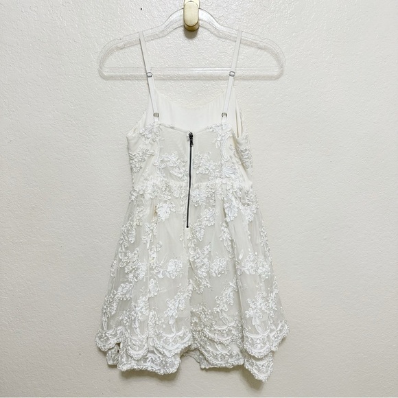 Alice + Olivia Rora Lace-Overlay Dress size 2 - Picture 11 of 14